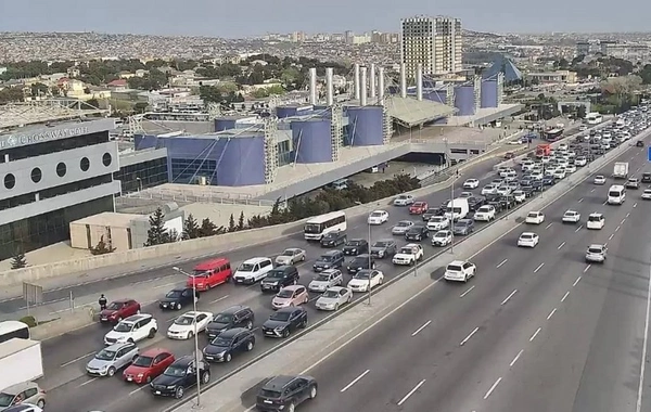 Bakının bir sıra yollarında tıxac müşahidə edilir