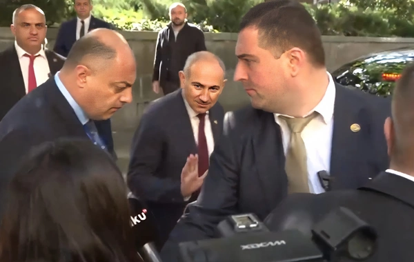 Пашинян сбежал от камеры Baku TV