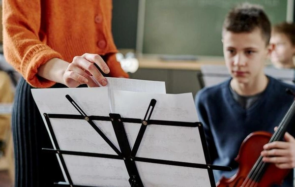 Musiqi, incəsənət, rəssamlıq məktəblərində işləyən müəllimlərin imtahan verməsi qaydası dəyişir