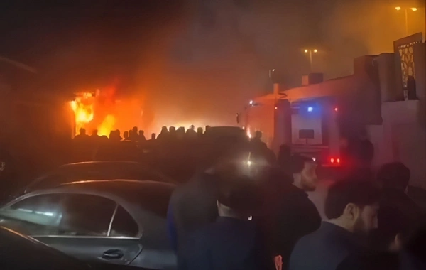 Bakıda gecə restoranda nə baş verib? - Müştərilər içəridə olarkən...