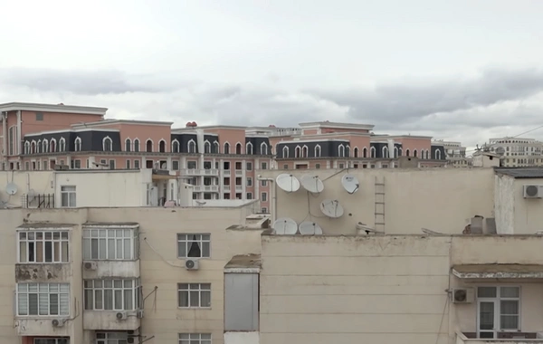Самовольная надстройка на 15-этажных зданиях: жители Ясамальского района бьют тревогу