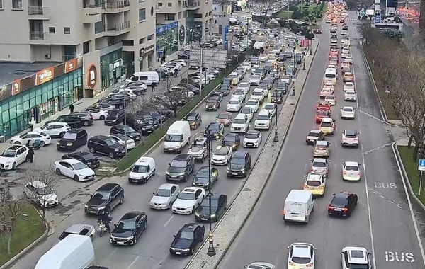 Paytaxtda sıxlıq olan küçələrin siyahısı