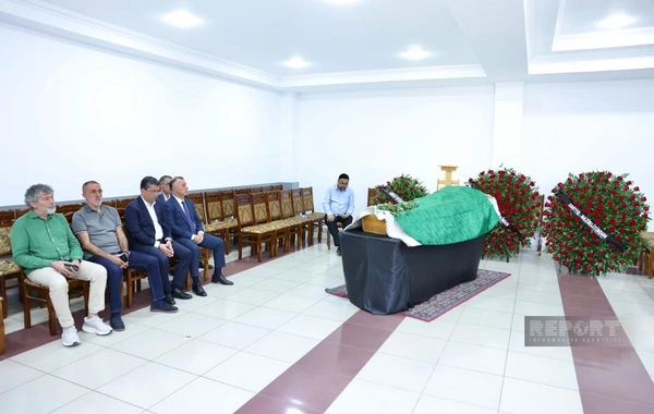 Əməkdar jurnalist Nurani ilə vida mərasimi keçirilir
