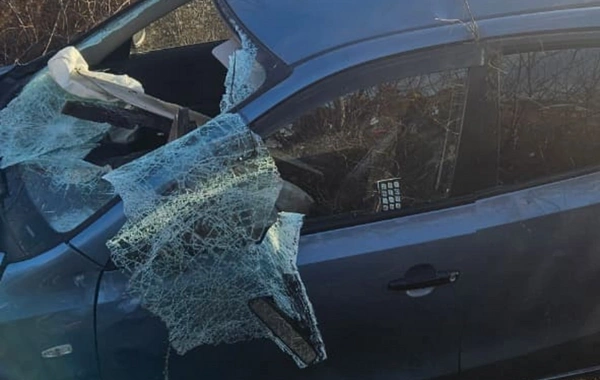 Kürdəmirdə avtomobil aşıb, xəsarət alanlar var