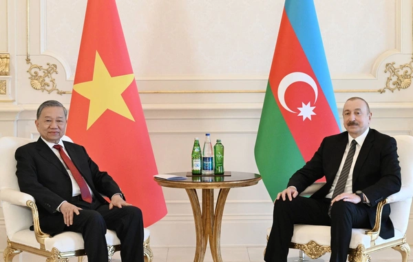 Prezident İlham Əliyevin To Lam ilə məhdud tərkibdə görüşü başlayıb