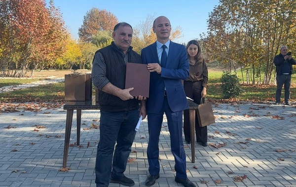 Köç karvanı Cəbrayılın Horovlu kəndinə çatıb, açarlar təqdim olunub