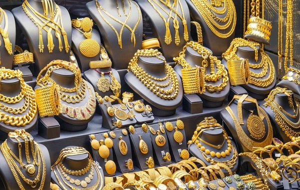 Minlərlə manatlıq qızılı götürüb maşınla qaçan şəxs tutuldu