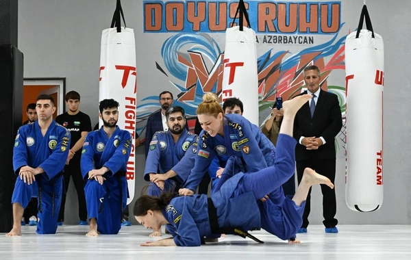 Fərid Qayıbov yeni idman zalının açılışında iştirak edib