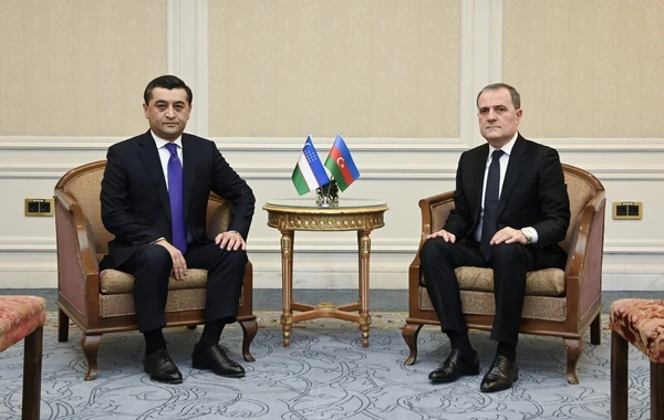 Ceyhun Bayramov özbəkistanlı həmkarı ilə Yaxın Şərqdəki vəziyyəti müzakirə edib