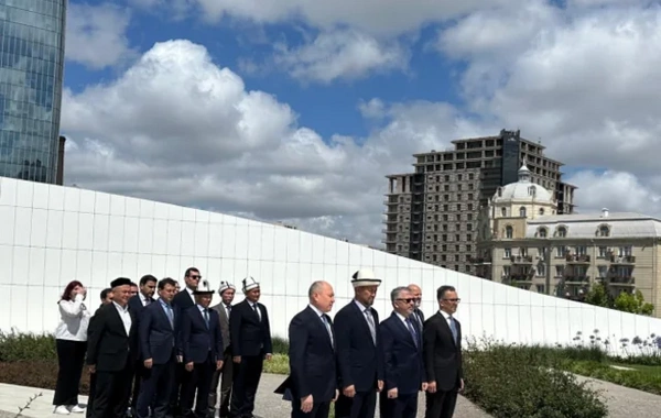 TDT ölkələrinin dini qurum rəhbərləri Fəxri xiyabanı və Zəfər parkını ziyarət ediblər