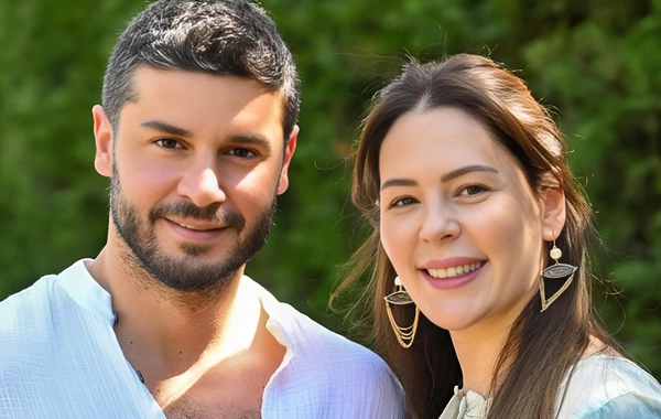 Zəlzələdən danışan Berk Oktay: "Ayaqyalın çölə qaçdıq"
