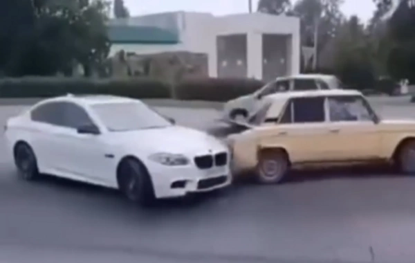 Bərdədə asfalta yağ dağıldı, qəzaya səbəb oldu