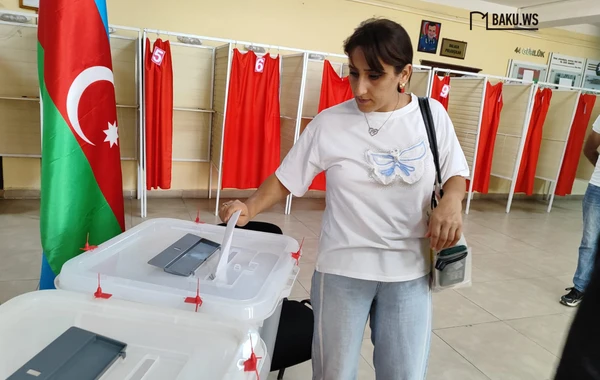 BAKU.WS-in çəkiliş qrupu seçki məntəqəsində olub