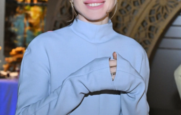 Arzu Əliyeva və Alena Əliyeva "Rənglərdə yaşanan 10 il" mövzusunda keçirilən sərgidə iştirak ediblər