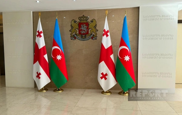 Əli Əsədov Tbilisidə İrakli Kobaxidze ilə görüşüb