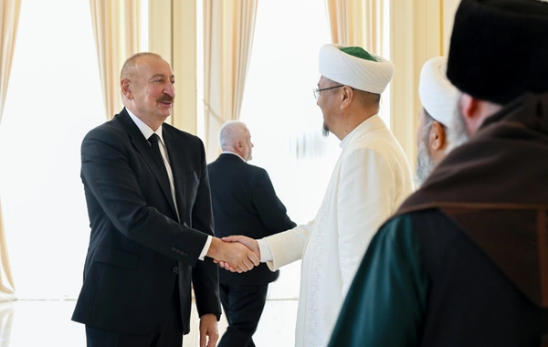 İlham Əliyev Bakıda keçirilən beynəlxalq konfransların iştirakçılarını qəbul edib