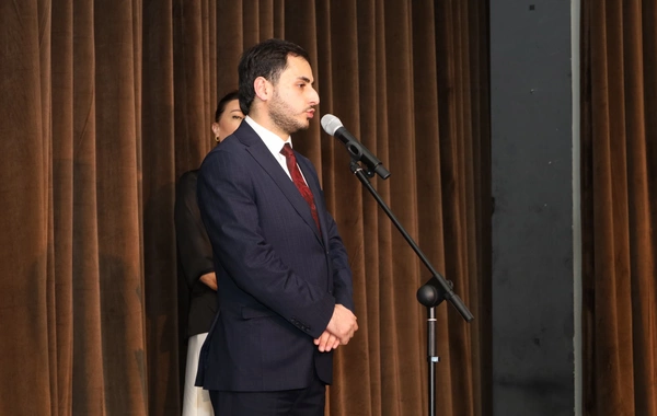 Şuşa Dövlət Musiqili Dram Teatrında inkluziv bir qizin mono tamaşası