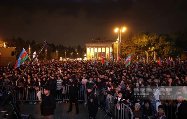 В Баку концерт по случаю Дня Победы завершился фейерверком