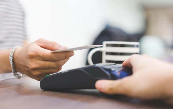 Безналичные платежи в ноябре увеличились более чем на 14%