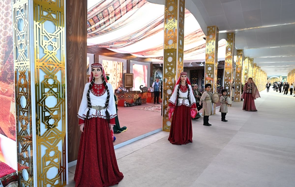 Prezident İlham Əliyev MDB Ölkələrinin Milli Kulinariya Festivalı ilə tanış olub, rəsmi qəbulda iştirak edib