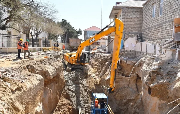 ADSEA: Üzərində evlər tikildiyinə görə çökən kollektorun qəzalı hissəsi dəyişdirilir