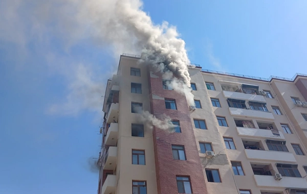 Mingəçevirdə binada yanğın olub, zəhərlənənlər var