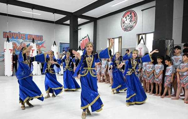 Fərid Qayıbov yeni idman zalının açılışında iştirak edib