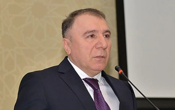 Prezident futbolçu İsgəndər Cavadovu fəxri diplomla təltif edib