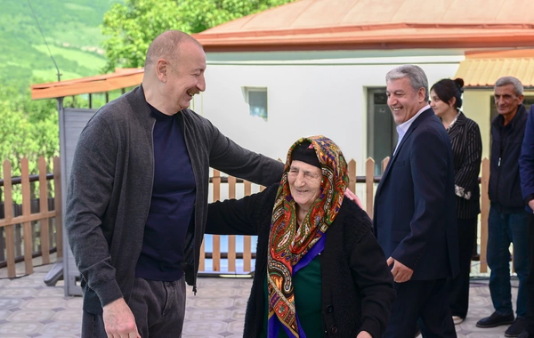 Prezident İlham Əliyev Şuşanın Böyük Qaladərəsi kəndində görülən işlərlə tanış olub, sakinlərlə görüşüb
