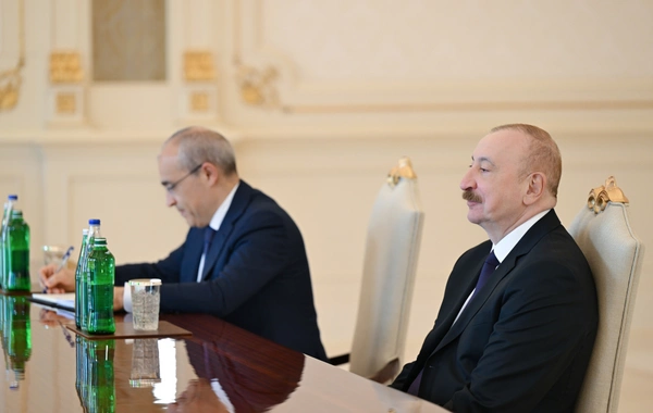 İlham Əliyev İslam İnkişaf Bankı Qrupunun sədrinin başçılıq etdiyi nümayəndə heyətini qəbul edib