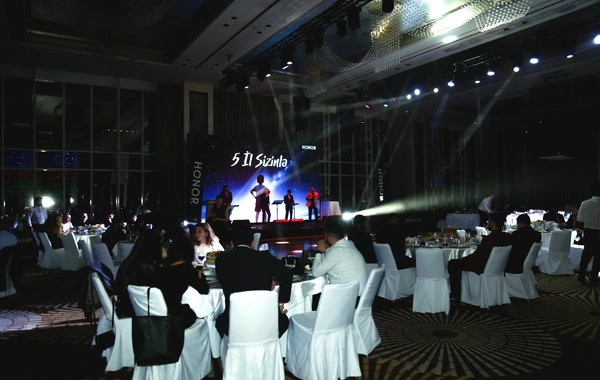 HONOR brendinin 5 illiyi və inkişaf strategiyası təqdim olundu