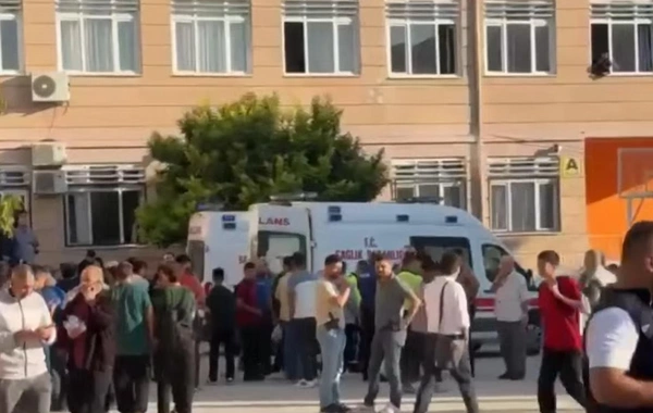 Türkiyədə məktəbə silahlı hücum: Yaralananlar var