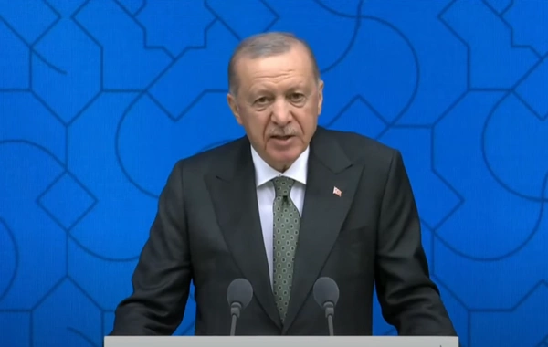 Ərdoğan Laçında Səməd Vurğunun Azərbaycan şeirini səsləndirib