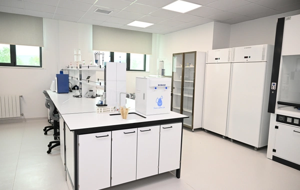 İlham Əliyev Qarabağ Universitetinin Klinikası binasının açılışında iştirak edib