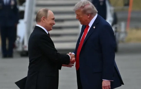 В отеле на Аляске нашли секретные документы о встрече Путина и Трампа