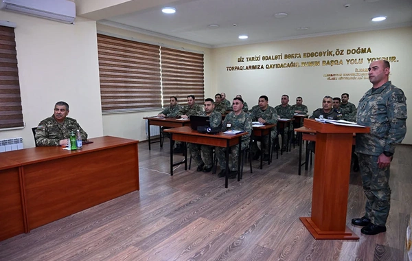 Zakir Həsənov hava hücumundan müdafiə bölmələrinin fəaliyyətini yoxlayıb