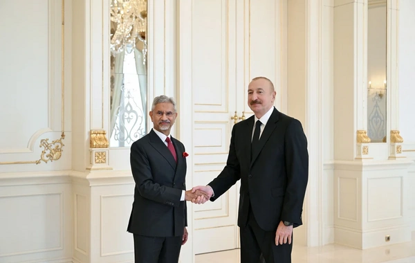 İlham Əliyev Hindistanın xarici işlər nazirini qəbul edib