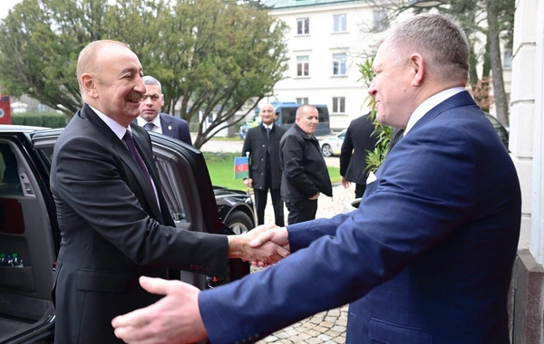 İlham Əliyevin Slovakiyanın Baş naziri ilə təkbətək görüşü olub
