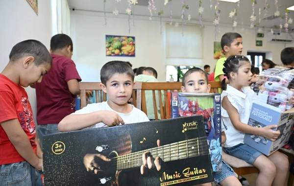 Leyla Əliyeva Şəkidə Uşaq evi sosial xidmət müəssisəsinin sakinləri ilə görüşüb