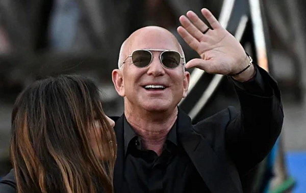 Billionaire Bezos begged his fiancée to break one tradition before the wedding