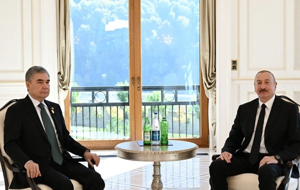 Azərbaycan Prezidenti Qəbələdə Qurbanqulu Berdiməhəmmədovla görüşüb