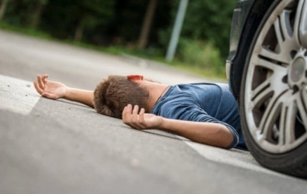 Bakıda məktəbli oğlanı maşın vurub öldürdü