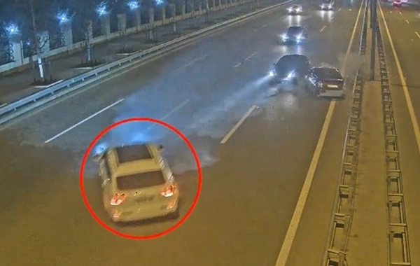 Aeroport yolunda Audi aşdı - ANBAAN VİDEO