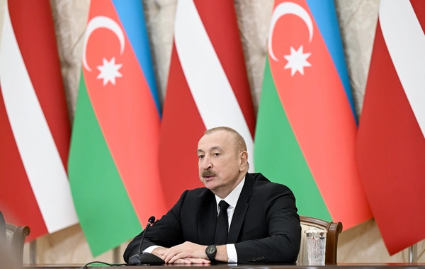 Azərbaycan və Latviya prezidentləri mətbuata bəyanatlarla çıxış edirlər