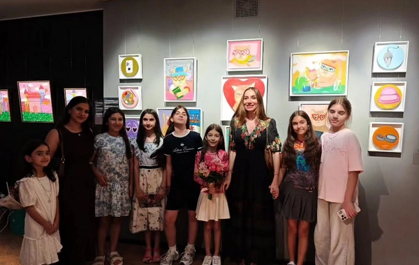 Arzu Aliyeva visited the art gallery Gallery