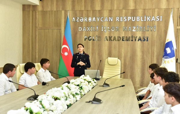 Polis Akademiyasında Bakı şəhərinin məktəbliləri üçün  "Açıq qapı" tədbirlərinə start verilib