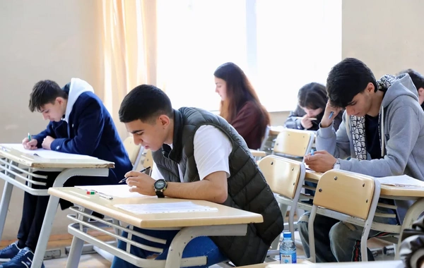 DİM yeddi imtahan keçirib, doqquz nəfərdə telefon aşkarlanıb