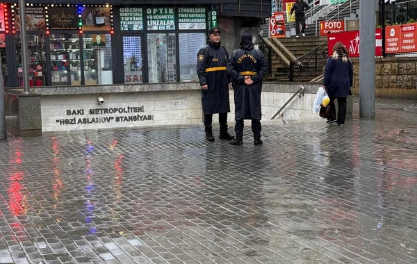 Polis yağışlı havada fasiləsiz xidməti davam etdirir