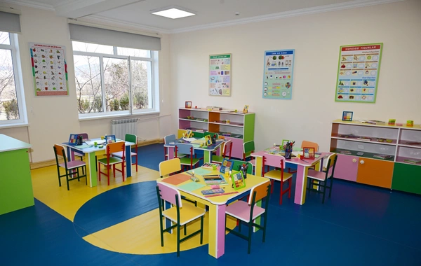 Здание полной средней школы номер 1 в поселке Кяркиджахан сдано в пользование после капитального ремонта