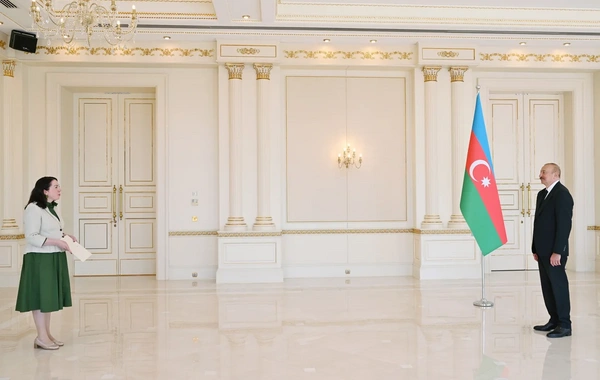 İlham Əliyev İrlandiyanın Azərbaycanda yeni təyin olunmuş səfirinin etimadnaməsini qəbul edib